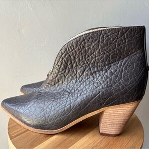 Australia Luxe Collective Black Ankle Boots ~ Size 11